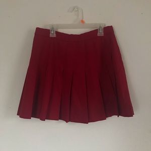 red tennis skirt / pleated skirt